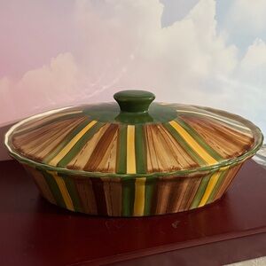 Temp-tations Presentable Ovenware by Tara covered oval casserole dish